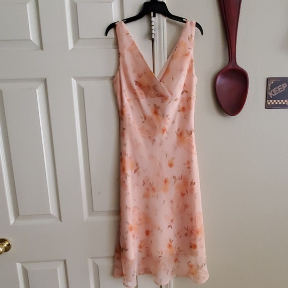 Dress - Picture 3 of 5